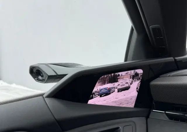 AUDI S6 Avant e-tron 