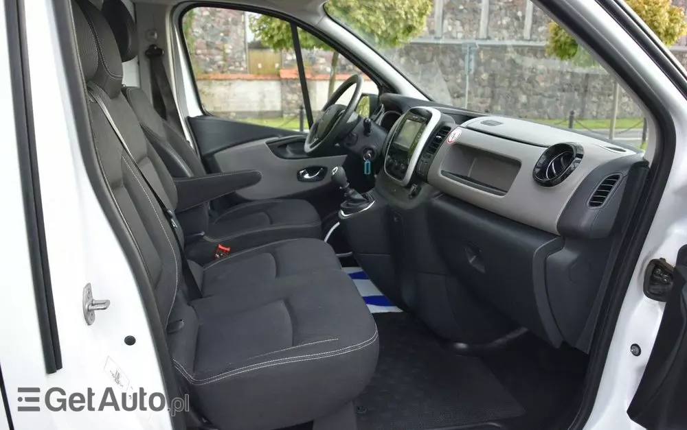 RENAULT Trafic 