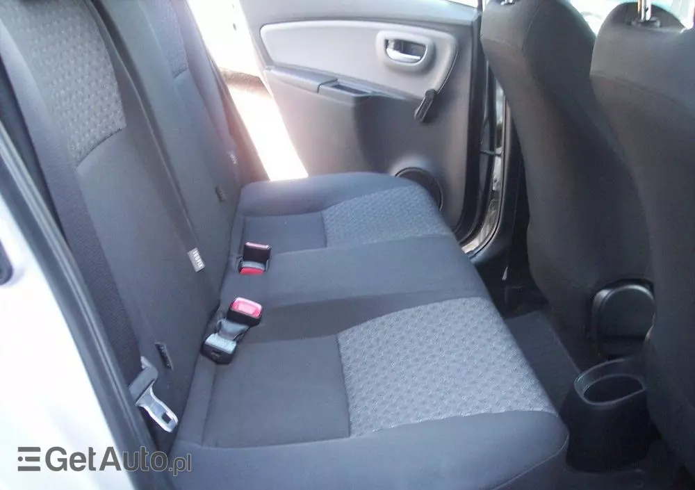 TOYOTA Yaris 1.0 Active