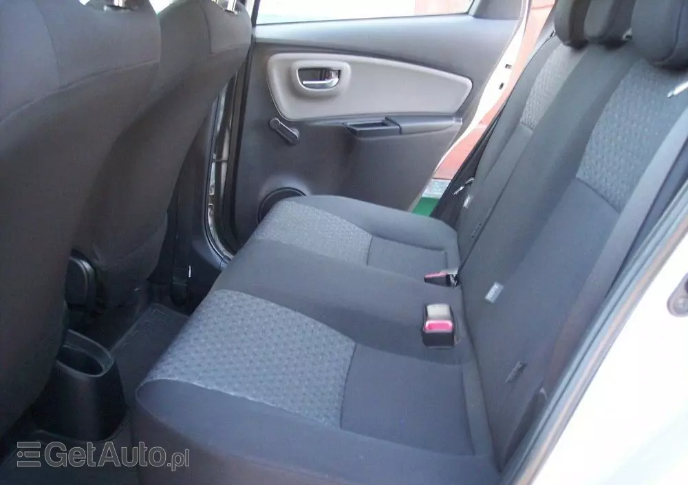 TOYOTA Yaris 1.0 Active