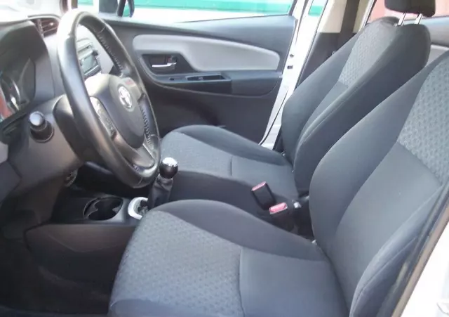 TOYOTA Yaris 1.0 Active