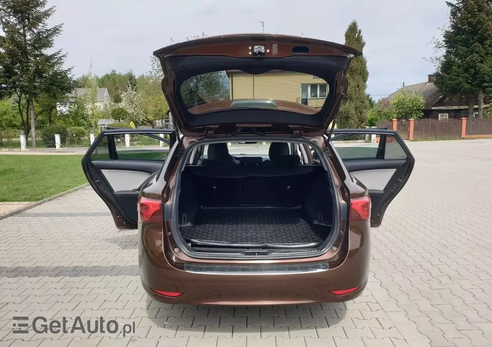 TOYOTA Avensis Touring Sports 2.0 D-4D Business Edition