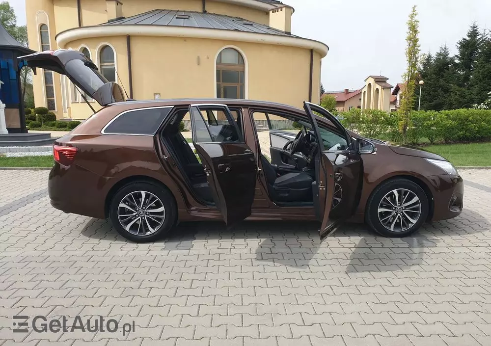 TOYOTA Avensis Touring Sports 2.0 D-4D Business Edition