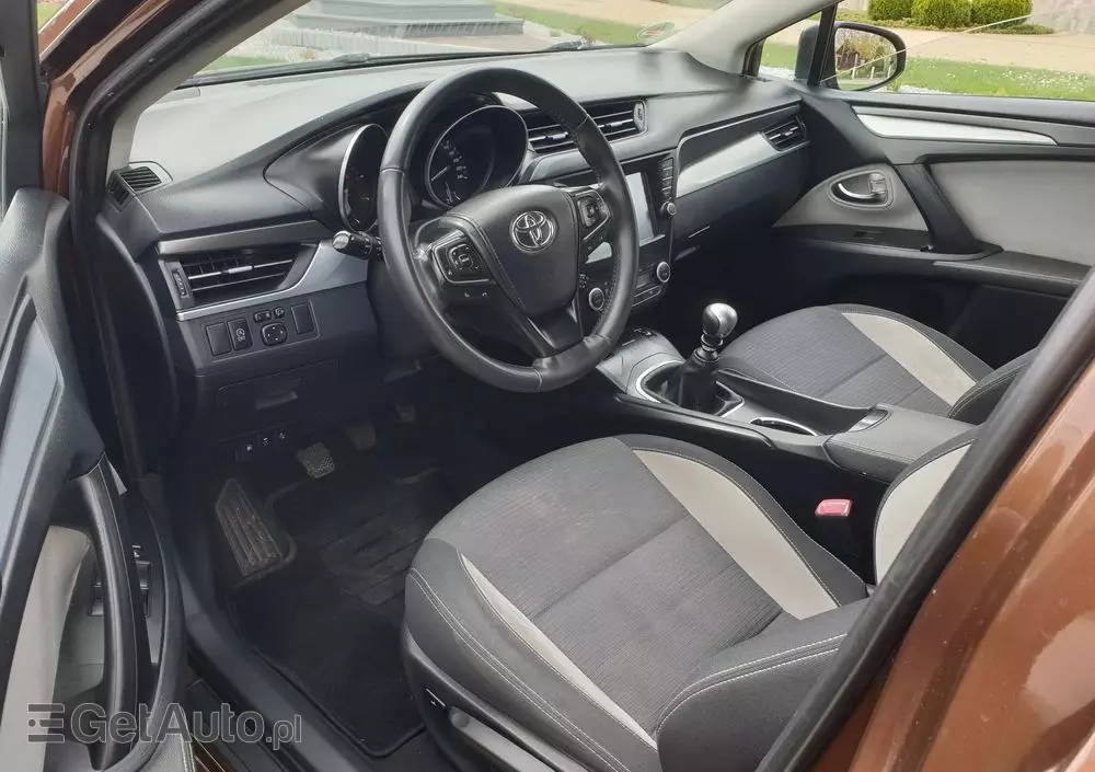 TOYOTA Avensis Touring Sports 2.0 D-4D Business Edition