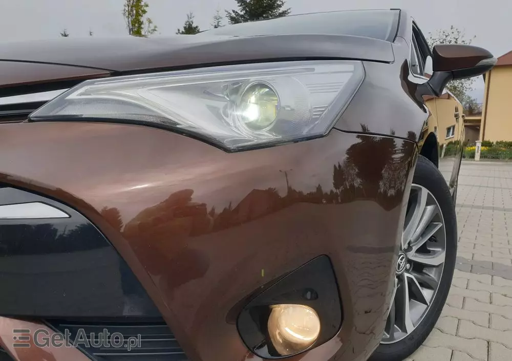 TOYOTA Avensis Touring Sports 2.0 D-4D Business Edition