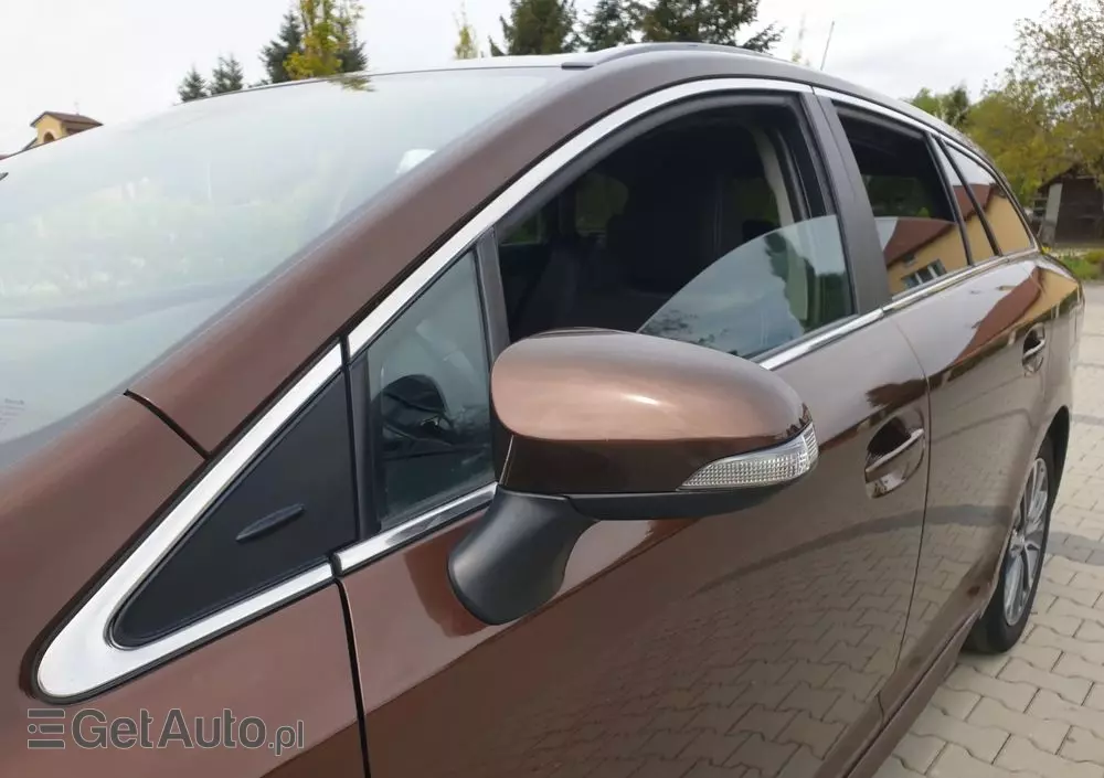 TOYOTA Avensis Touring Sports 2.0 D-4D Business Edition