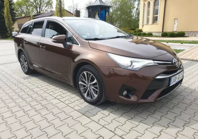 TOYOTA Avensis Touring Sports 2.0 D-4D Business Edition