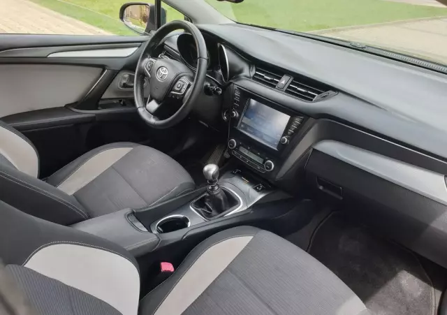 TOYOTA Avensis Touring Sports 2.0 D-4D Business Edition