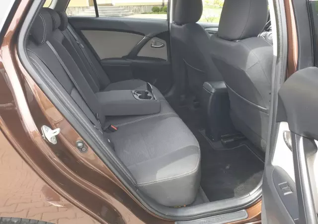 TOYOTA Avensis Touring Sports 2.0 D-4D Business Edition