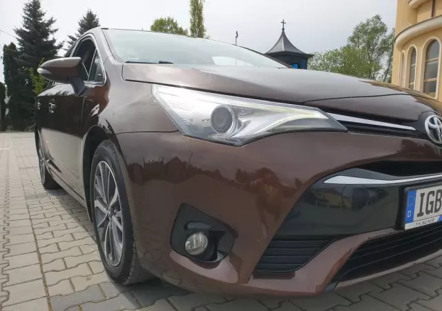 TOYOTA Avensis Touring Sports 2.0 D-4D Business Edition