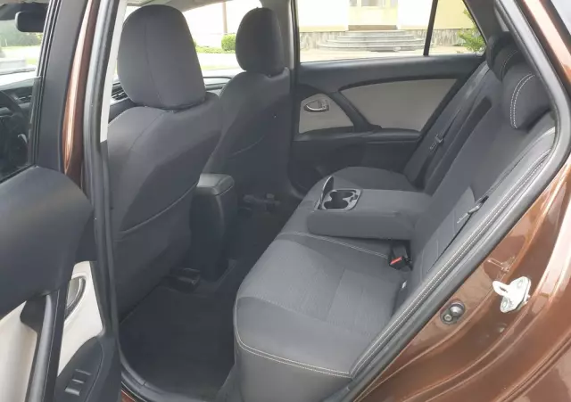 TOYOTA Avensis Touring Sports 2.0 D-4D Business Edition