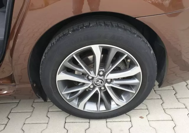 TOYOTA Avensis Touring Sports 2.0 D-4D Business Edition