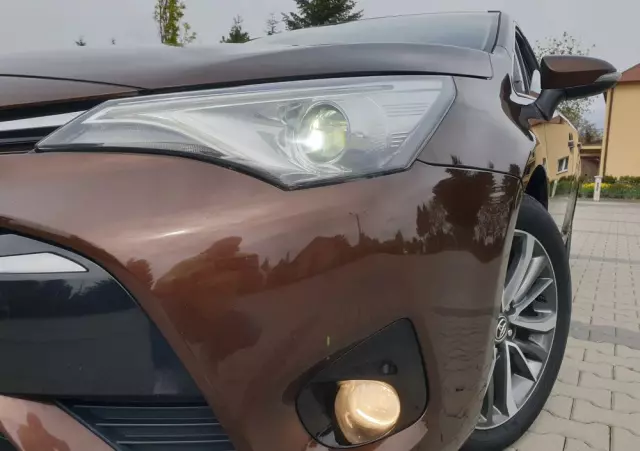 TOYOTA Avensis Touring Sports 2.0 D-4D Business Edition