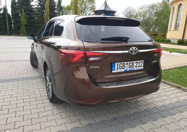TOYOTA Avensis Touring Sports 2.0 D-4D Business Edition