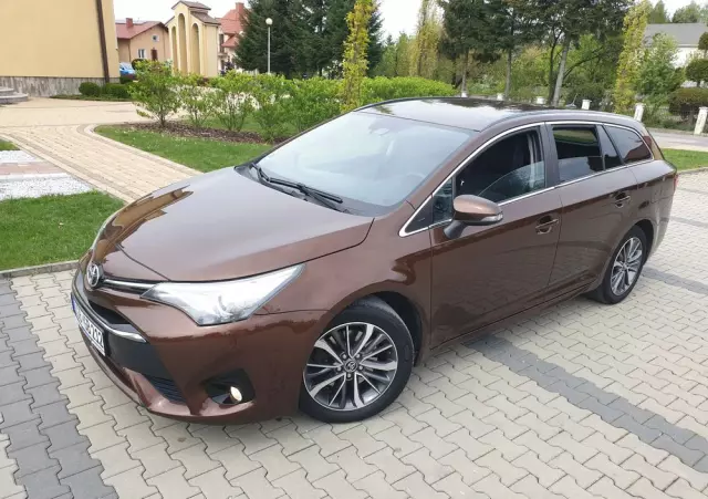 TOYOTA Avensis Touring Sports 2.0 D-4D Business Edition