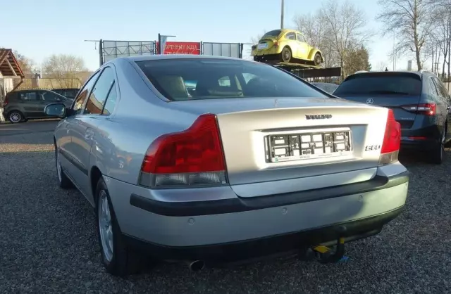 VOLVO S60 