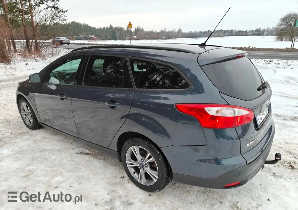 FORD Focus SW Ver-1-0-ecoboost-start--stopp--system-champions-edition