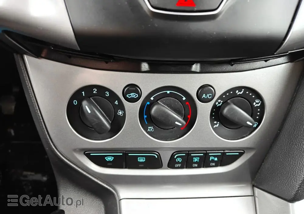 FORD Focus SW Ver-1-0-ecoboost-start--stopp--system-champions-edition