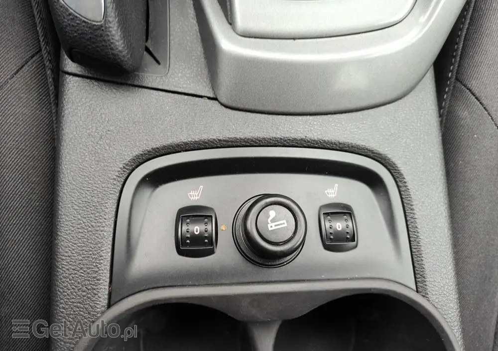 FORD Focus SW Ver-1-0-ecoboost-start--stopp--system-champions-edition