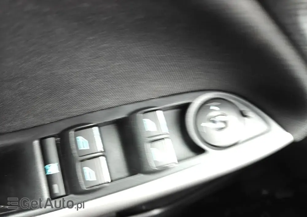 FORD Focus SW Ver-1-0-ecoboost-start--stopp--system-champions-edition