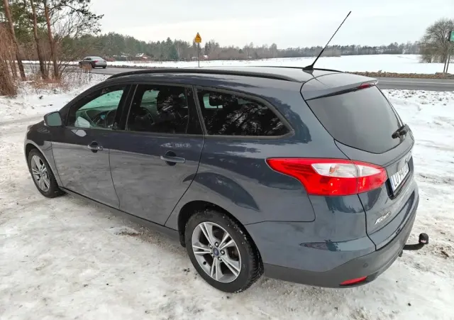 FORD Focus SW Ver-1-0-ecoboost-start--stopp--system-champions-edition