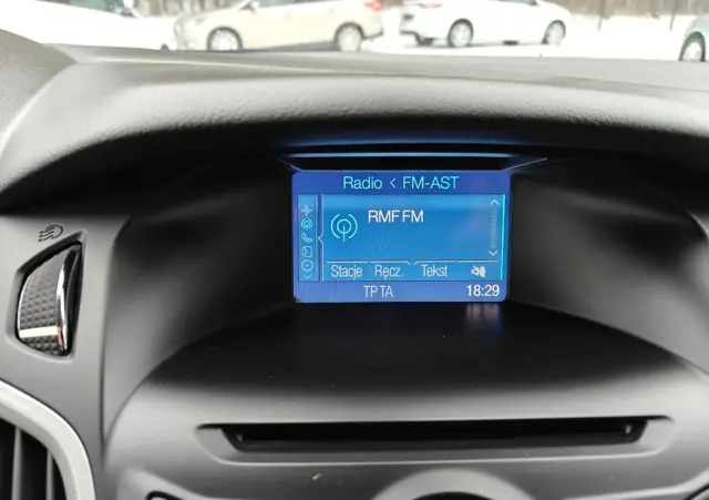 FORD Focus SW Ver-1-0-ecoboost-start--stopp--system-champions-edition