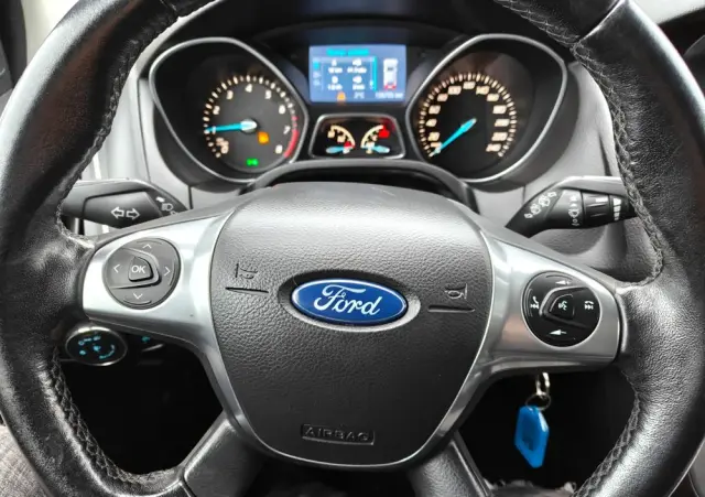 FORD Focus SW Ver-1-0-ecoboost-start--stopp--system-champions-edition