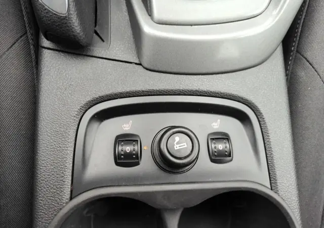 FORD Focus SW Ver-1-0-ecoboost-start--stopp--system-champions-edition