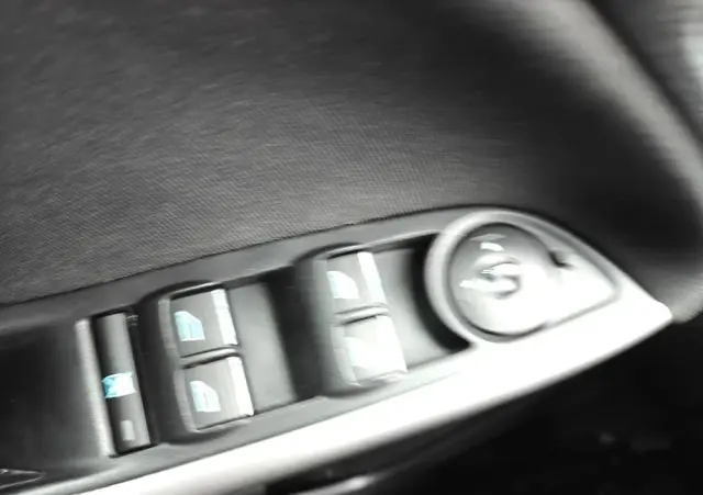 FORD Focus SW Ver-1-0-ecoboost-start--stopp--system-champions-edition