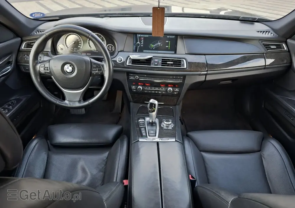 BMW Seria 7 740d
