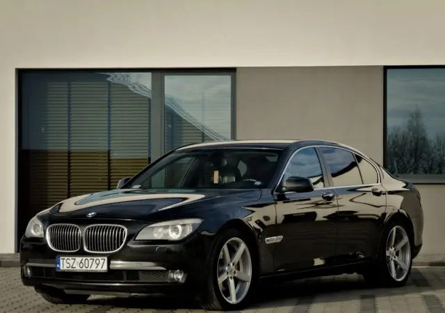 BMW Seria 7 740d