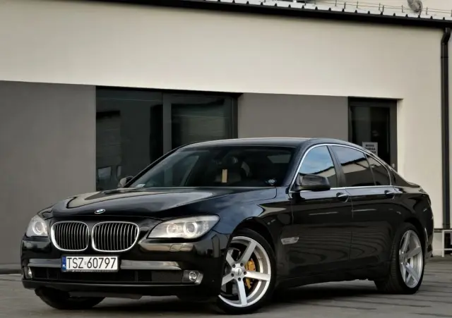 BMW Seria 7 740d