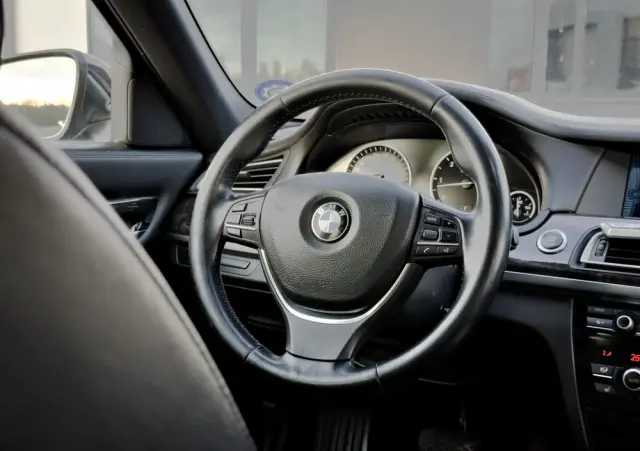 BMW Seria 7 740d