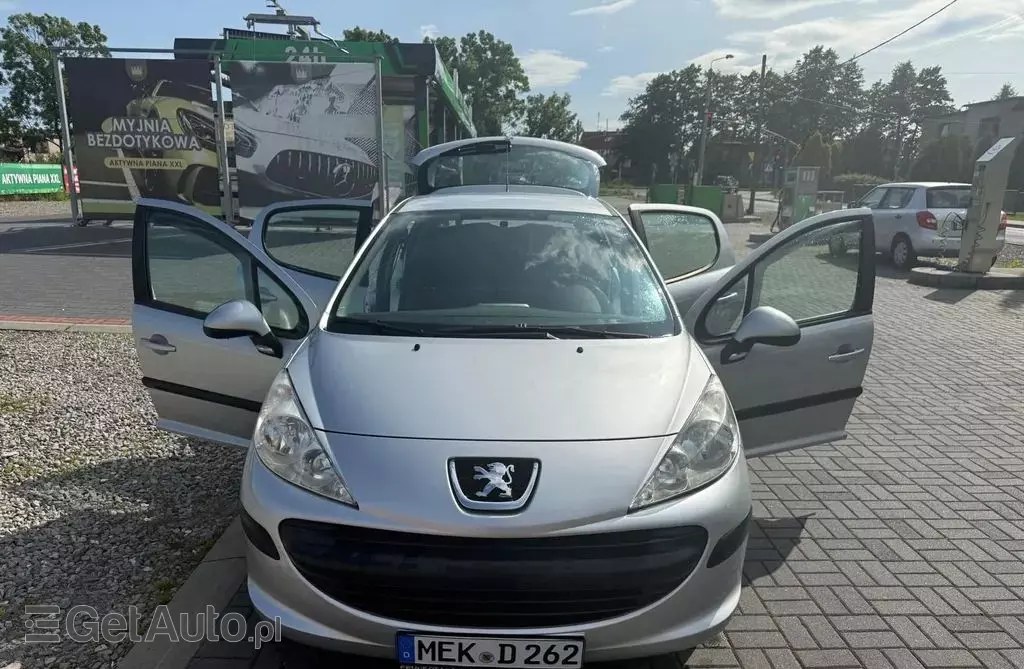 PEUGEOT 207 