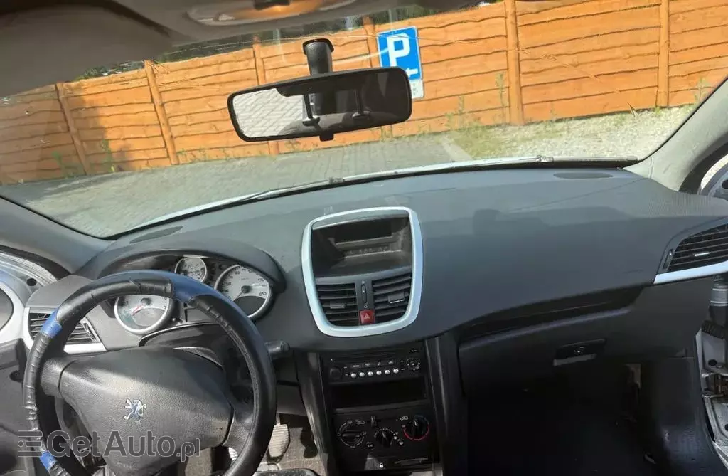 PEUGEOT 207 