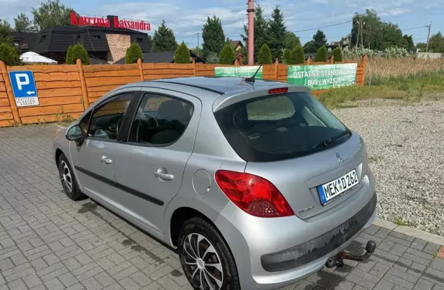 PEUGEOT 207 