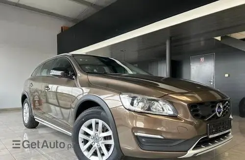 VOLVO V60 Cross Country 
