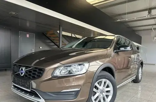 VOLVO V60 Cross Country 
