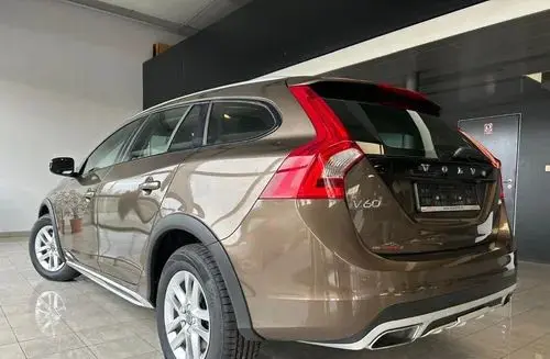 VOLVO V60 Cross Country 