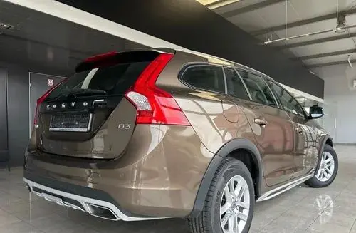 VOLVO V60 Cross Country 