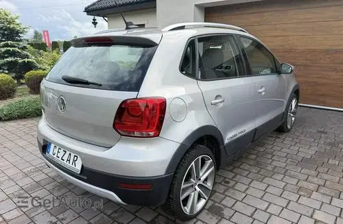 VOLKSWAGEN Polo Cross 
