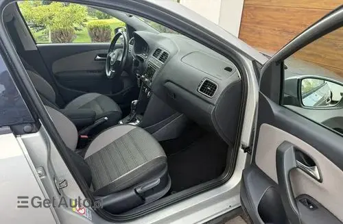 VOLKSWAGEN Polo Cross 