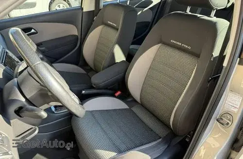 VOLKSWAGEN Polo Cross 