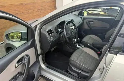 VOLKSWAGEN Polo Cross 