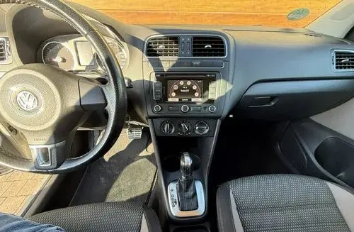 VOLKSWAGEN Polo Cross 