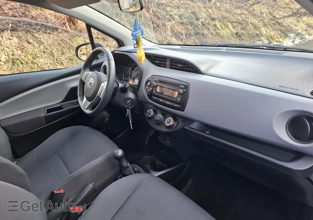 TOYOTA Yaris 