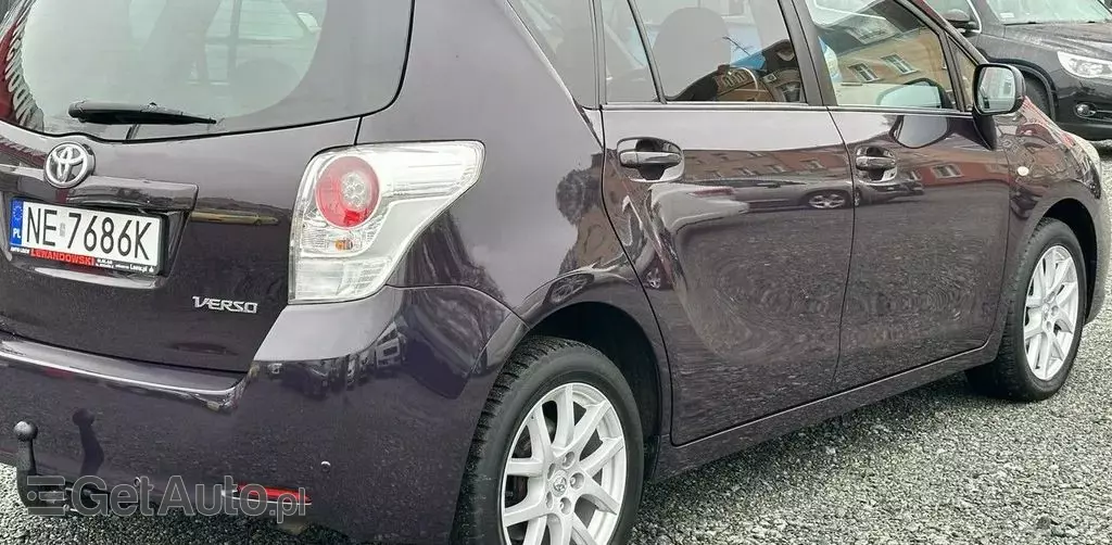 TOYOTA Verso 