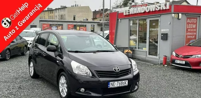 TOYOTA Verso 