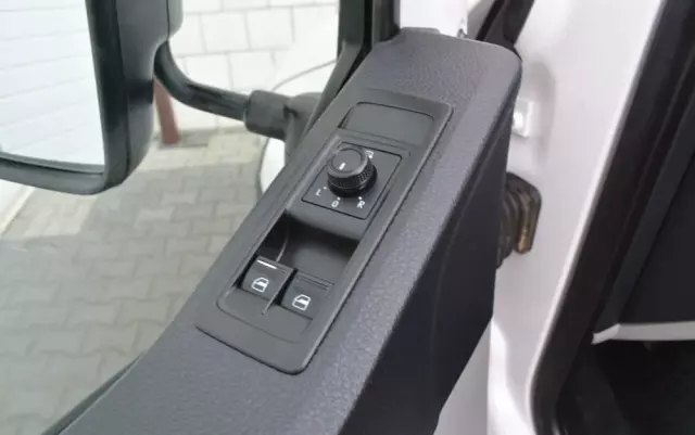 VOLKSWAGEN TRANSPORTER T6 DOKA 