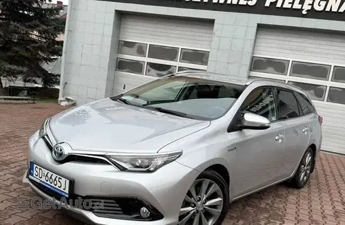 TOYOTA Auris 